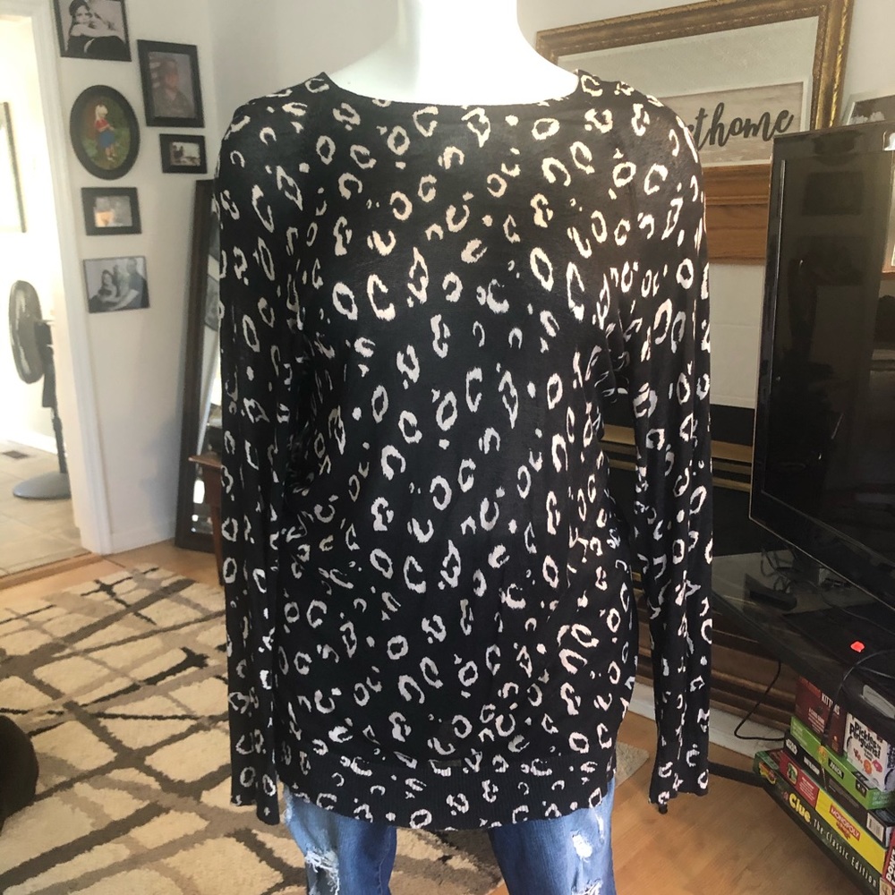 Size 4 torrid leopard pullover